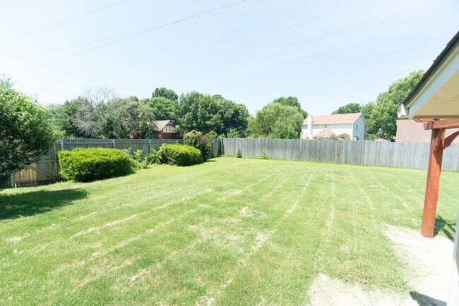 Building Photo - 7426 S 89th E Ave