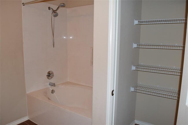 Building Photo - 11717 Alexs Ln