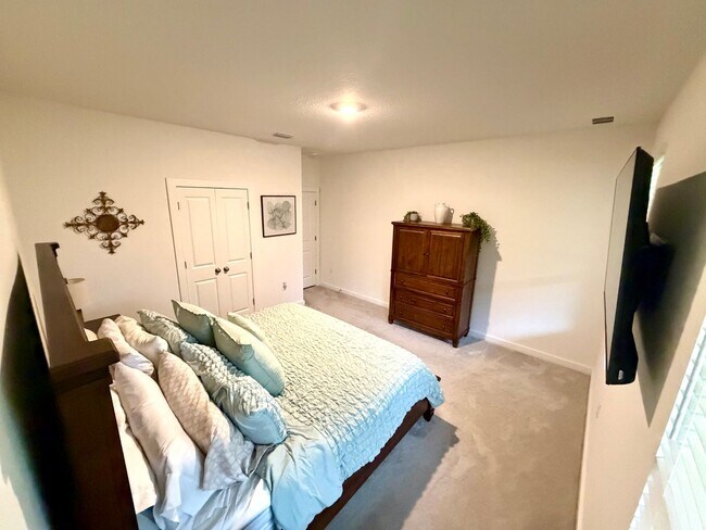 Building Photo - 6266 Buckthorn Cir