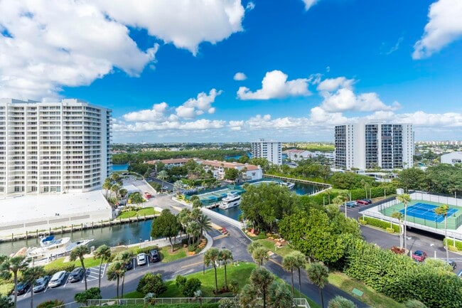 Building Photo - 4301 N Ocean Blvd