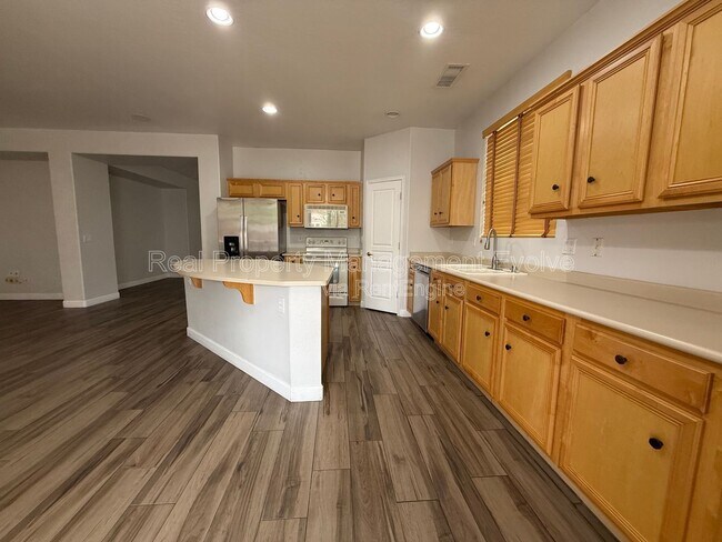 Building Photo - 8278 W Charter Oak Rd