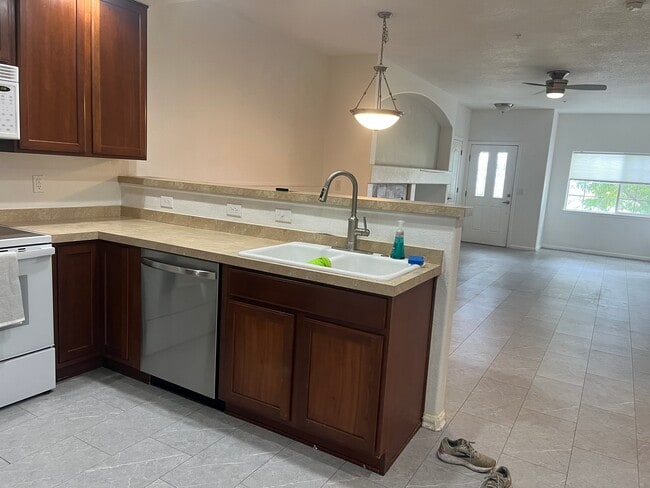 Building Photo - 5002 Northern Lights Dr