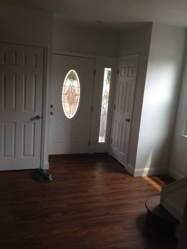 Building Photo - Luxury South Side Rental with Off-Street Parking