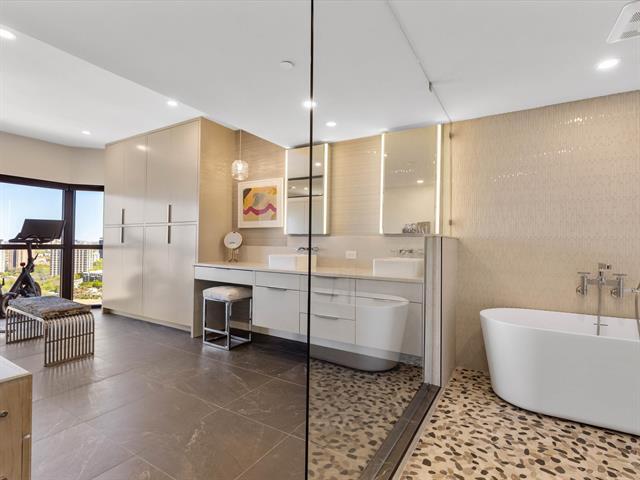 Building Photo - 3030 McKinney Ave