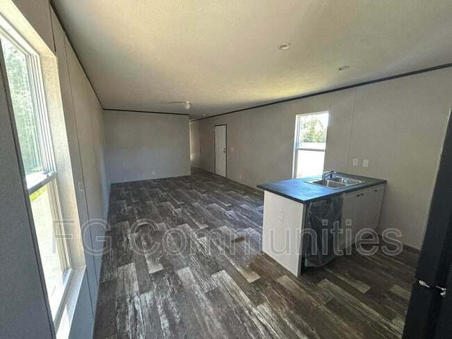Building Photo - 305 Milo Dr