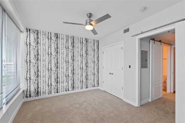 Building Photo - 3338 Peachtree Rd NE