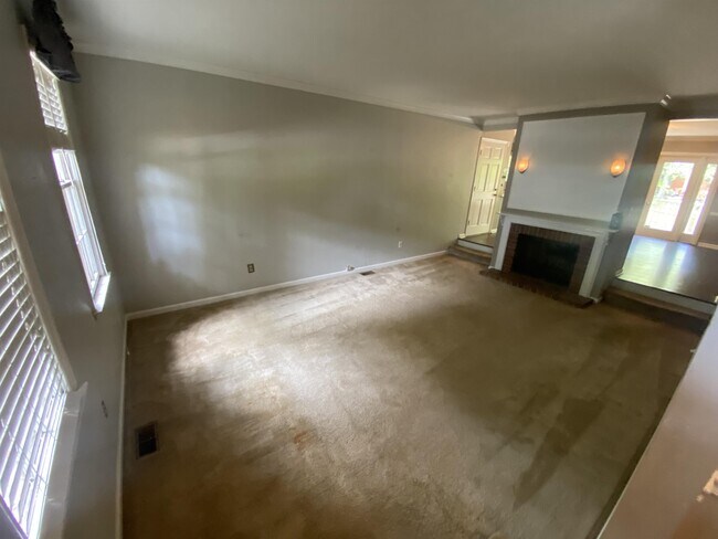 Building Photo - 6300 H St