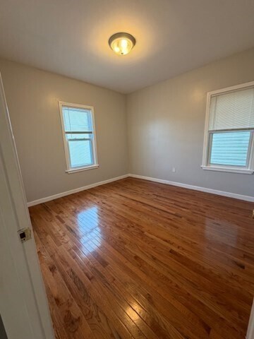 Building Photo - 137 Tecumseh St