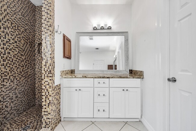 Building Photo - 18315 Brenwood Menor Dr
