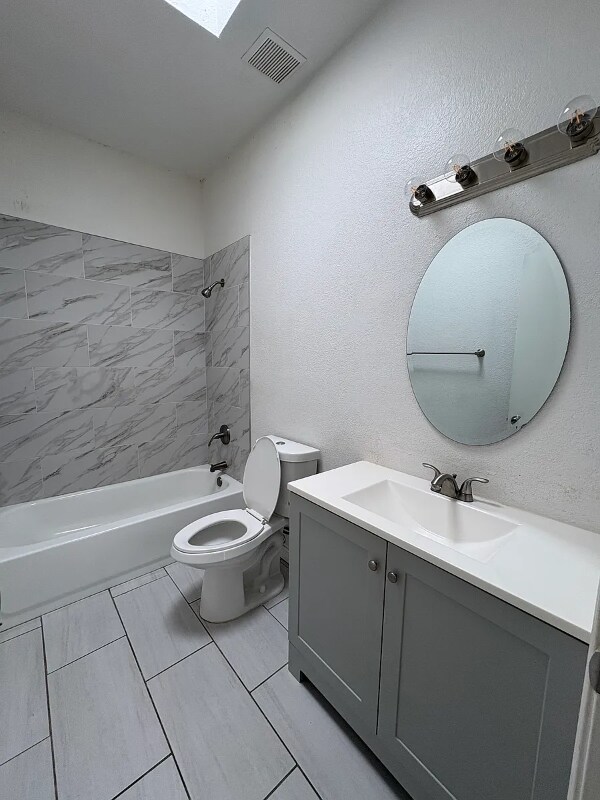 Building Photo - 117 E King Rd