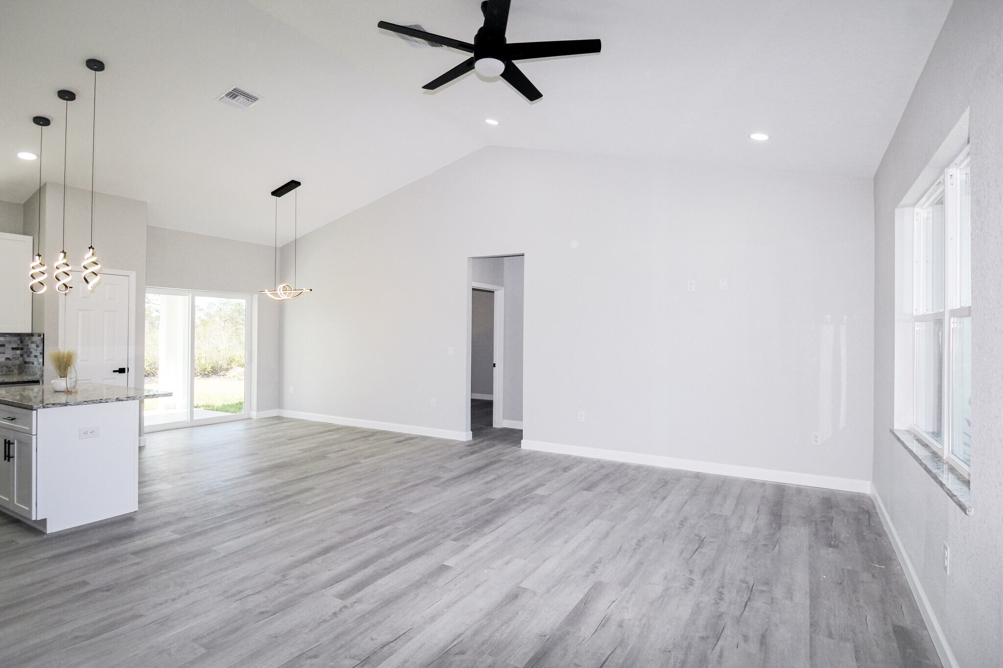 Building Photo - 4625 Cortez Blvd