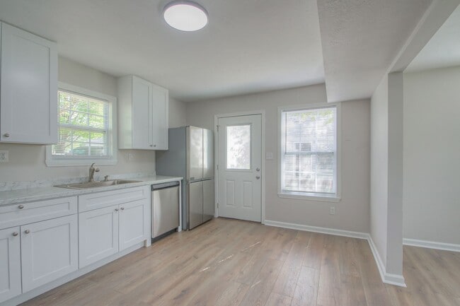 Building Photo - Great Remodeled 2BR Spring Hill Home