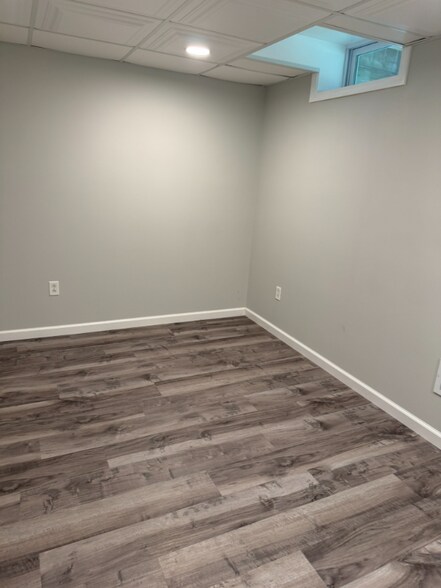 Building Photo - 1059 Crown Point Dr