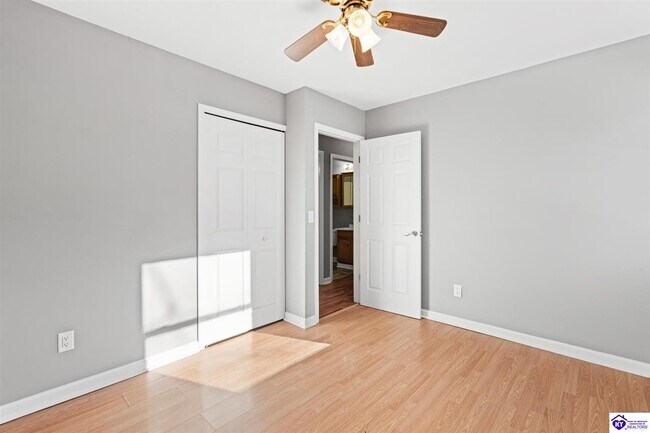 Building Photo - 1045 Greenway Dr