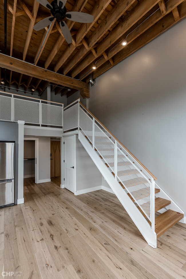 Building Photo - 729 N Sangamon St