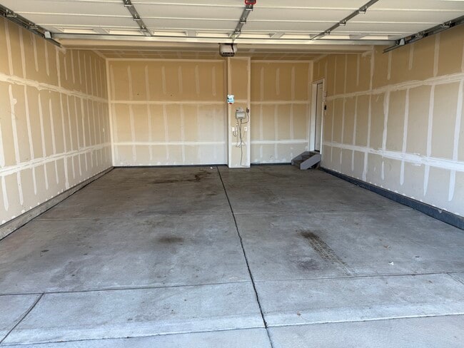 Building Photo - 221 S Quantock St