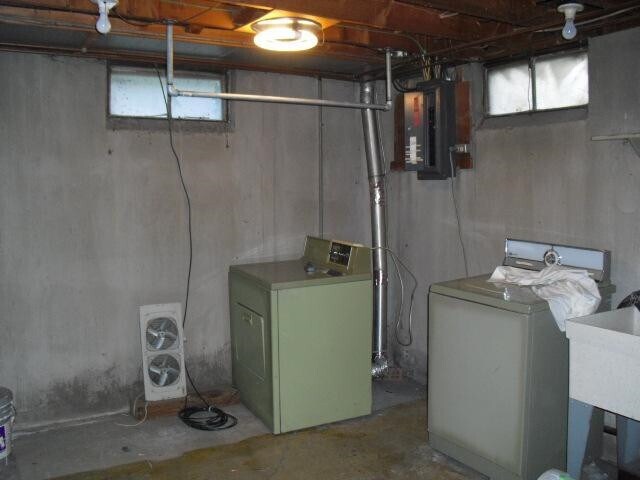 Building Photo - 808 Pauline Blvd