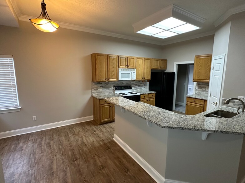 Building Photo - 4722 Lone Tree Ct