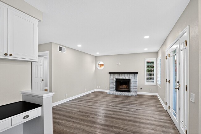 Building Photo - Exceptional Escondido Living — 4 Bed | 3 B...