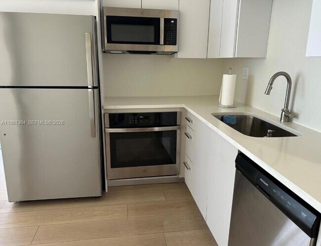 Building Photo - 1370 S Ocean Blvd