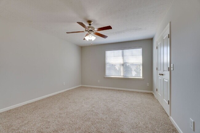 Building Photo - "Charming 2-Bedroom Townhouse Retreat on Staten Drive – Spacious 1,285 Sq. Ft. with 2 Full Baths ...