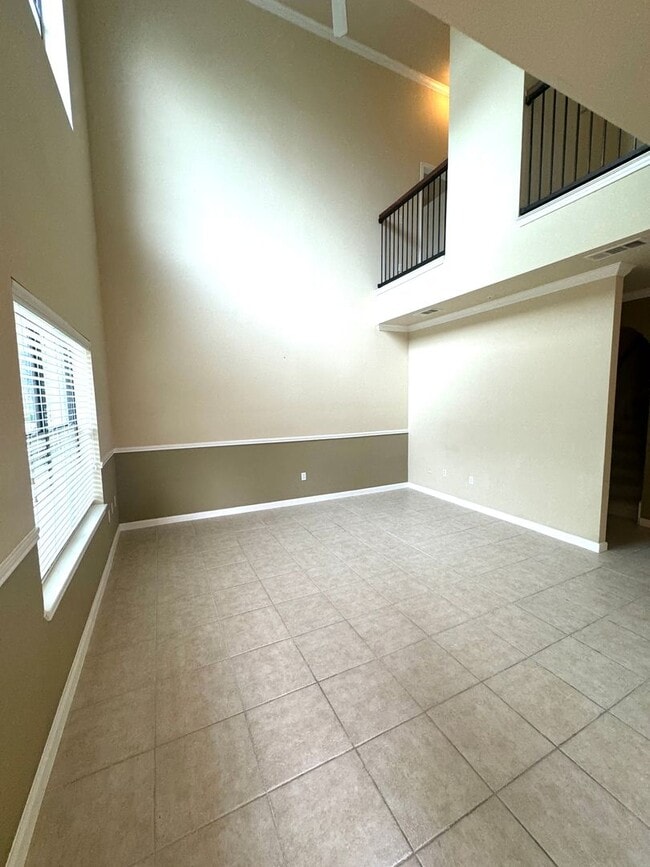Building Photo - GREAT LOCATION NEAR MEDICAL & USAA | 3 BED...