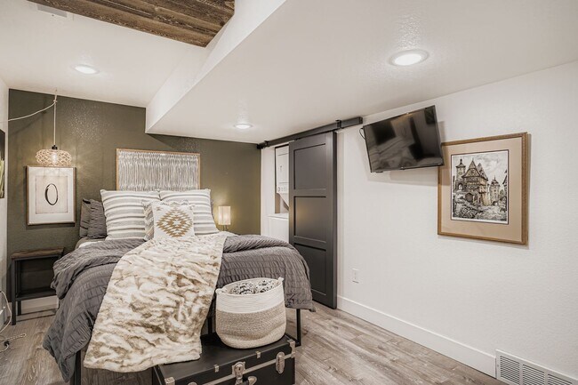 Building Photo - 13203 S Wamblee Valley Rd