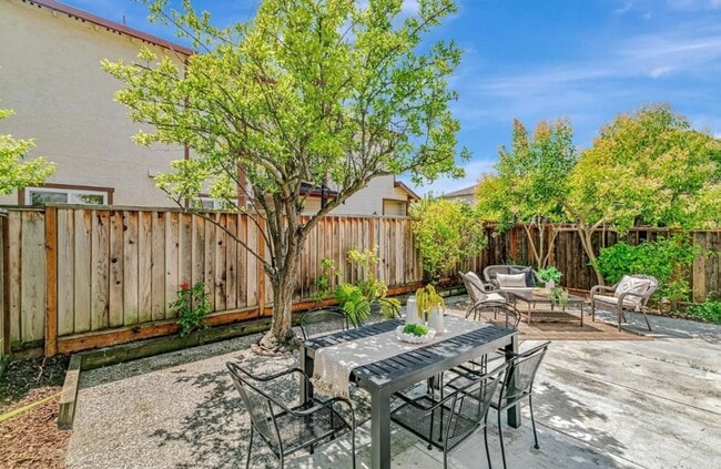 Building Photo - Newly Renovated 3 Bed / 3 Bath Home in Ardenwood – Top-Rated Schools!