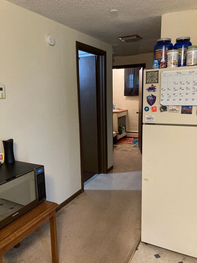 Building Photo - 1618 Maple Grove Rd