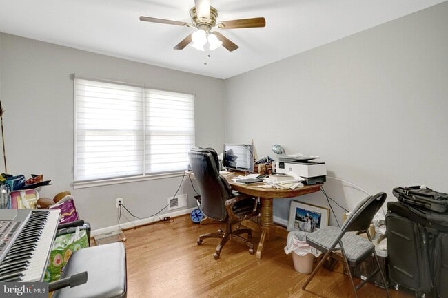 Building Photo - 6608 Spring Valley Dr