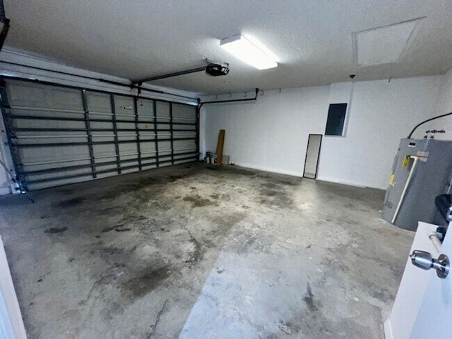 Building Photo - Welcome Home! Updated flooring & fresh interior paint! Move in OCTOBER! Beautiful 3X2 with attach...