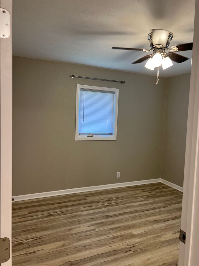 Building Photo - Newly remodeled 3 bedroom, 1 bathroom, 1 c...