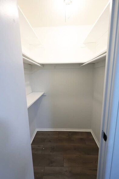 Building Photo - 2912 Kings Chapel Rd