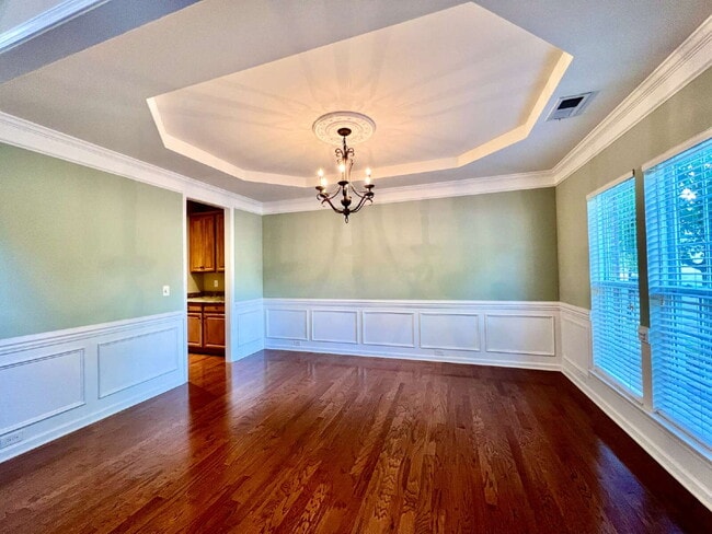 Building Photo - EXCELLENT LOCATION!