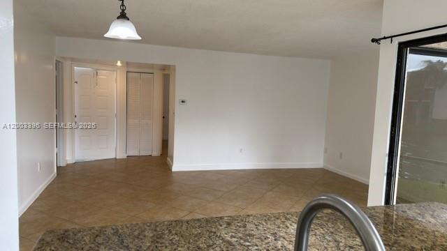 Building Photo - 1160 Washington Cir