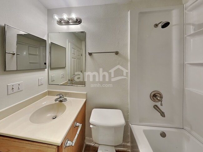 Building Photo - 8058 Misty Meadow Ct N