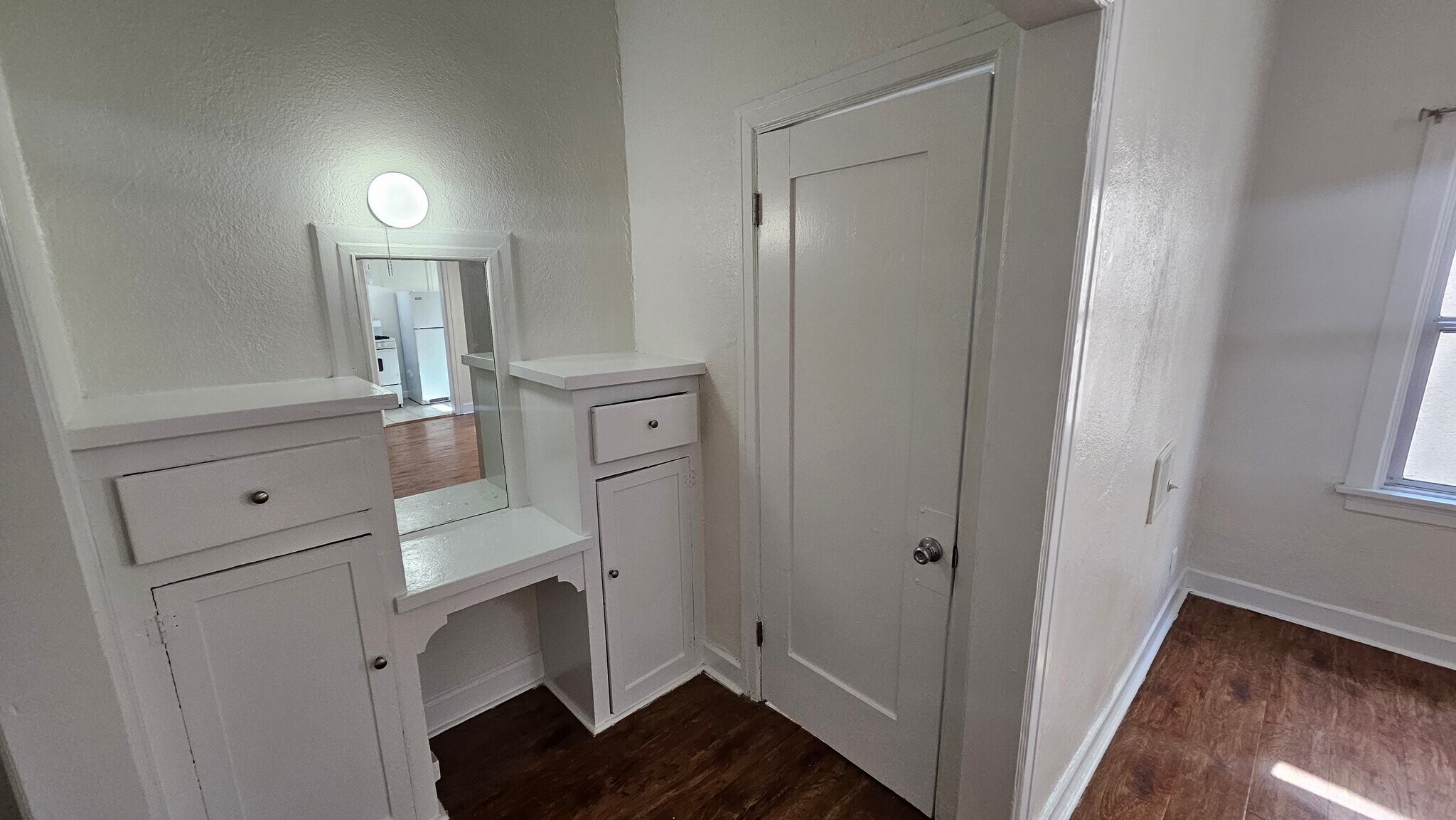 Building Photo - 727 S Coronado St