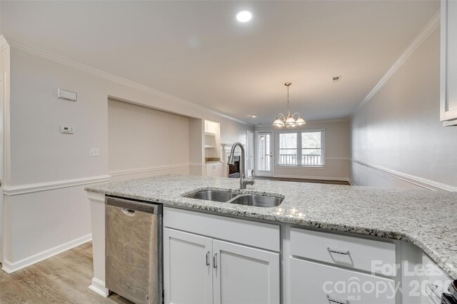 Building Photo - 13822 Queens Harbor Rd