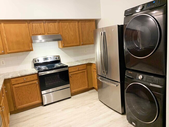 Private Washer Dryer - 8309 Old Seven Locks Rd