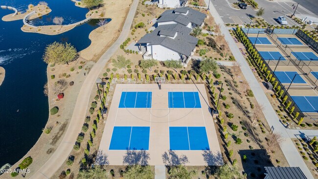 Building Photo - 11353 N Luckenbach St