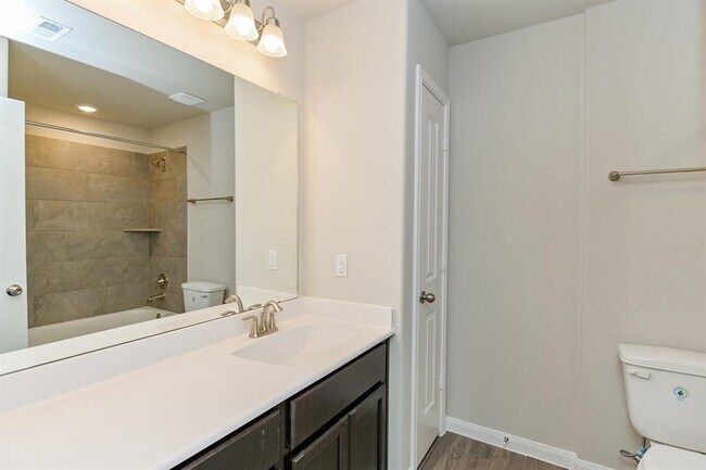 Building Photo - 3817 Breckenridge Dr