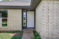 Building Photo - 509 Southern Oaks Dr