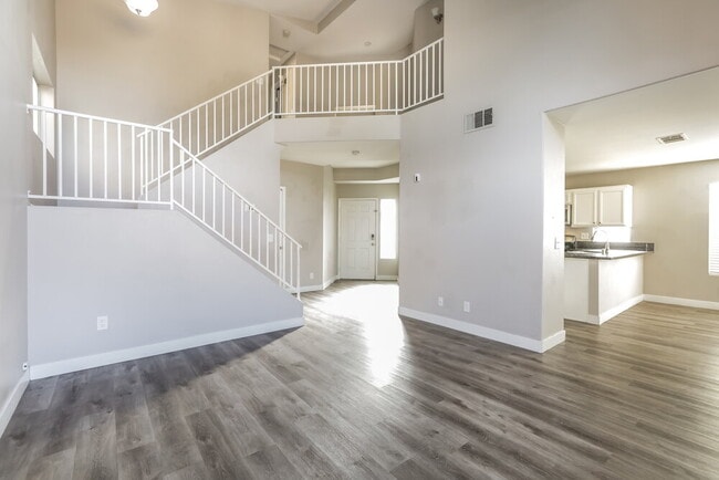 Building Photo - 2435 Sunset Peak St