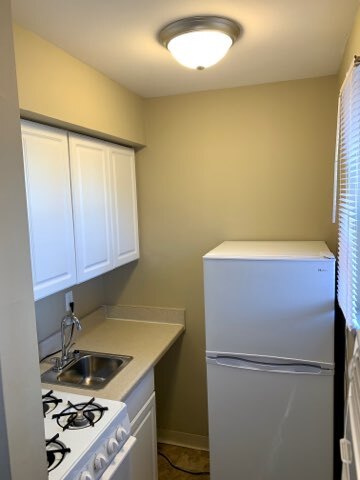 Building Photo - Star King Apartments