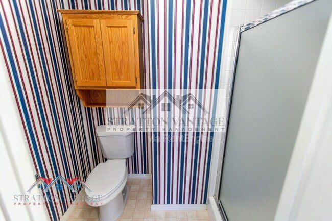 Building Photo - 10864 E Lindner Ave