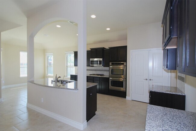 Building Photo - 5607 S Denham Ridge Ln