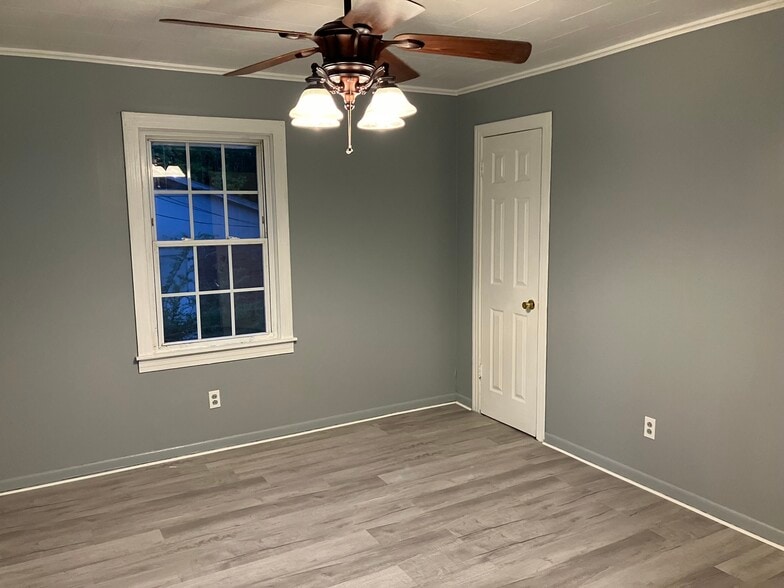 Bedroom - 1301 N Green St