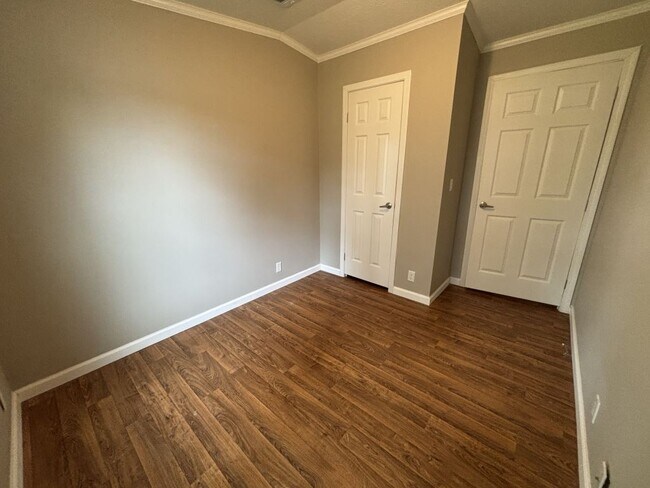 Building Photo - 17 Kimberly Ct