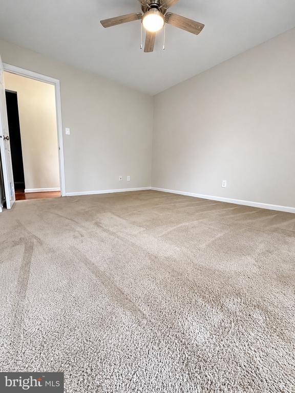 Building Photo - 5800 Orchard Hill Ct