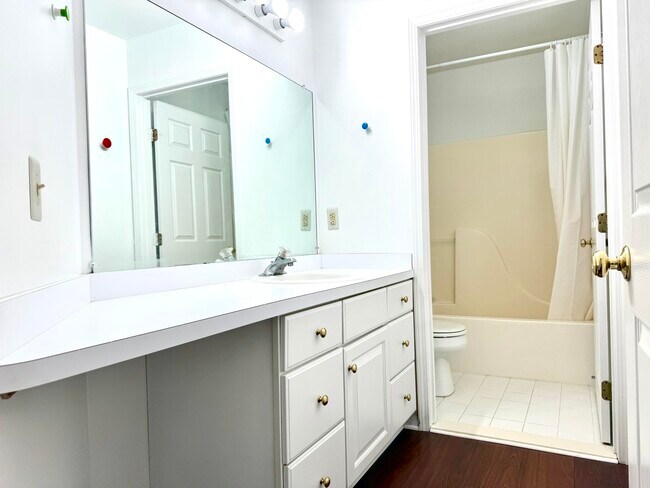 Building Photo - 2341 Timbercrest Ct